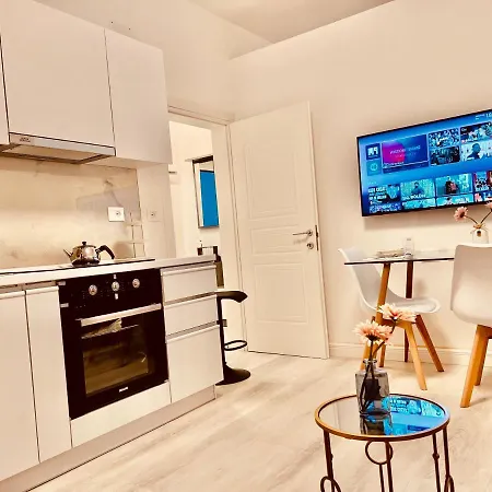 Leo's View * 地拉那